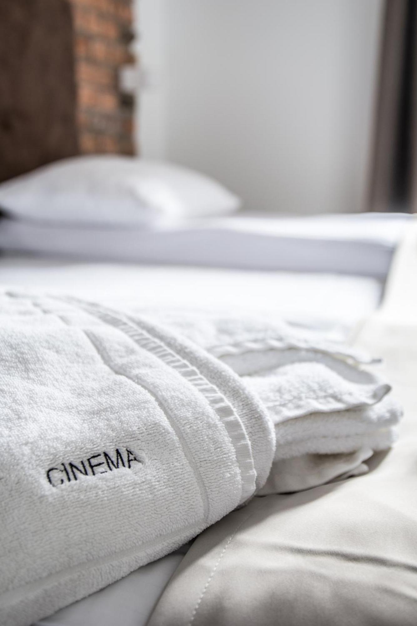 Cinema Bed & Breakfast Poznan